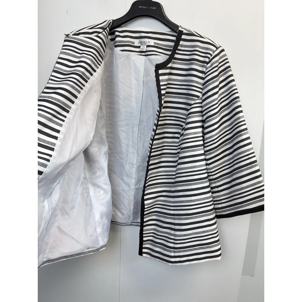 Danillo‎ Women's Plus Sz 20W Blazer Jacket Black White Lined Button Up Striped